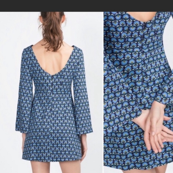 NWT Trafaluc collection from Zara cotton print mini dress. Flare long sleeves - Picture 2 of 5